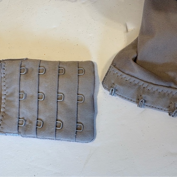 Victoria’s Secret Body by Victoria lined demi lace bra size 34D - Picture 6 of 8